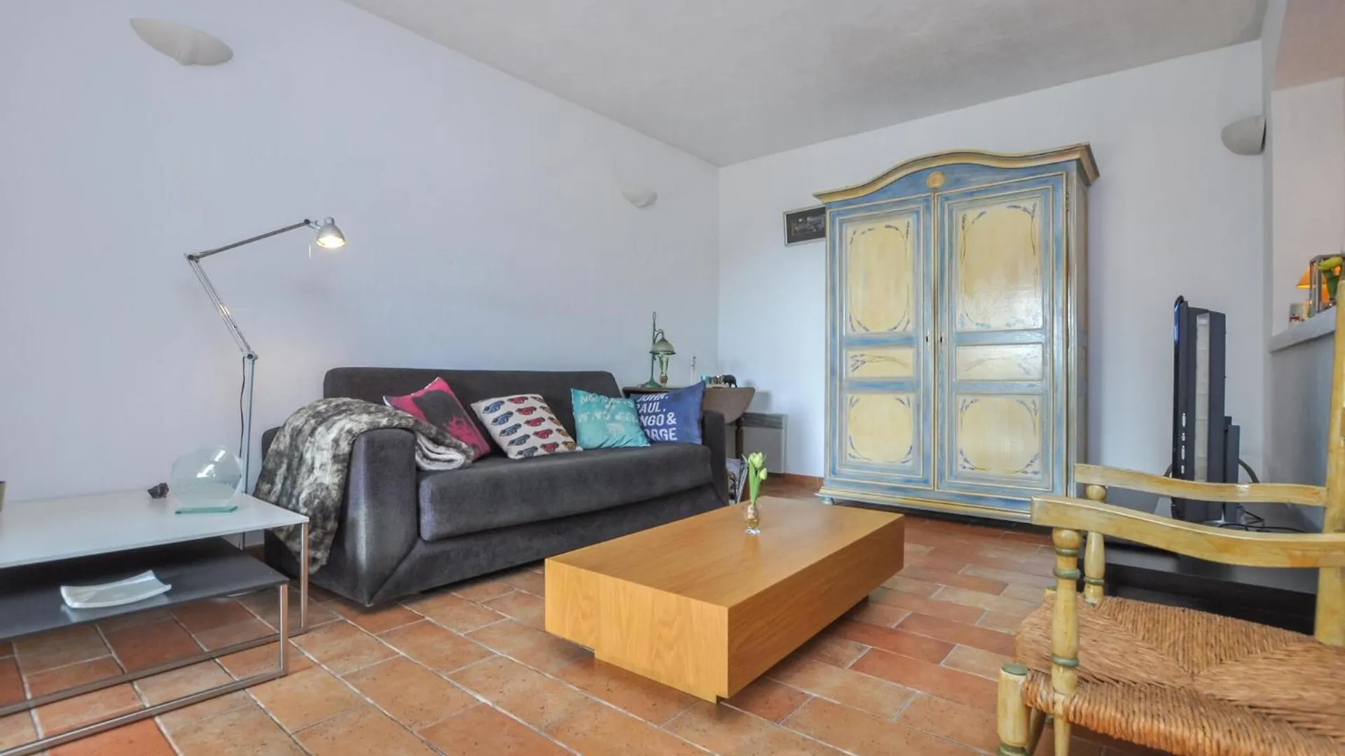 1 Bedroom Stunning Apartment In Grasse